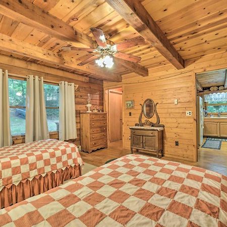 Scenic Creekside Cabin With Wraparound Porch! Villa Highlands Bagian luar foto