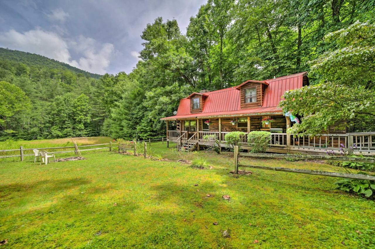 Scenic Creekside Cabin With Wraparound Porch! Villa Highlands Bagian luar foto