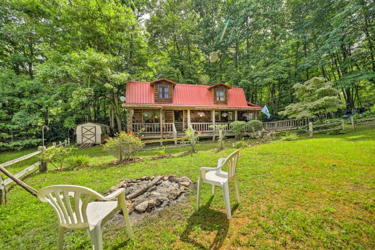 Scenic Creekside Cabin With Wraparound Porch! Villa Highlands Bagian luar foto